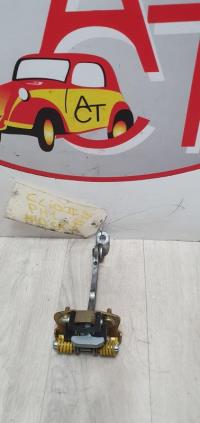 Tirant de porte avant droit