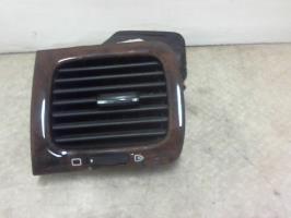 Aerateur tableau de bord avant gauche