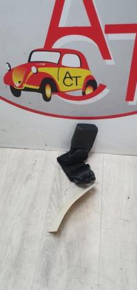 Attache ceinture arriere gauche