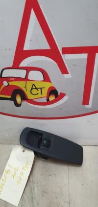 Interruptor de elevalunas delantero derecho