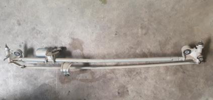 Moteur essuie glace avant