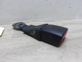 Attache ceinture arriere centrale