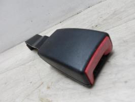 Attache ceinture avant droit
