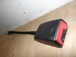 Attache ceinture avant gauche
