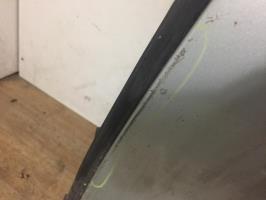 Puerta trasera izquierda