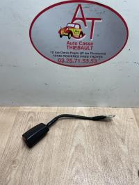 Attache ceinture avant droit
