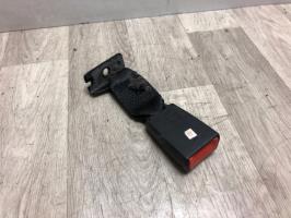 Attache ceinture arriere droit
