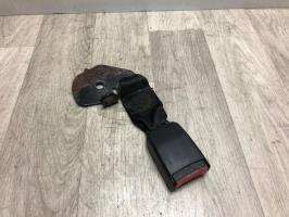 Attache ceinture arriere centrale