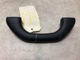 Poignee de maintien avant gauche