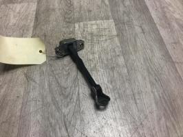 Tirant de porte avant droit