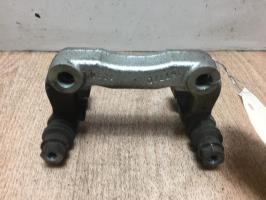 Soporte de estribo de freno (pinza) trasero derecho