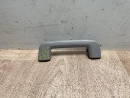 Poignee de maintien avant droit