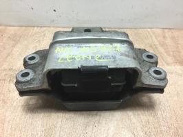 Support moteur gauche