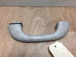 Poignee de maintien avant droit