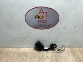 Attache ceinture arriere droit