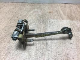 Tirant de porte arriere droit