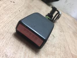 Attache ceinture arriere gauche