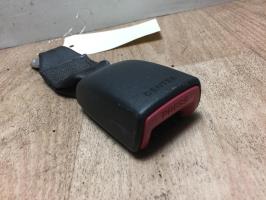 Attache ceinture arriere centrale