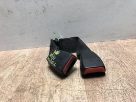 Attache ceinture arriere droit