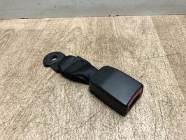 Attache ceinture arriere droit