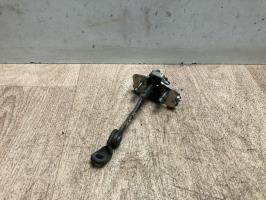 Tirant de porte avant droit