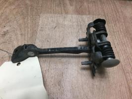 Tirant de porte arriere droit