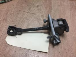 Tirant de porte avant droit