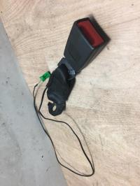 Attache ceinture arriere centrale