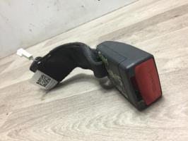 Attache ceinture arriere centrale