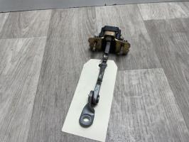 Tirant de porte avant droit