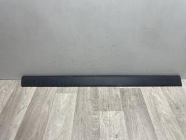 Baguette de porte avant droite