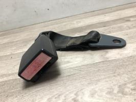 Attache ceinture arriere centrale