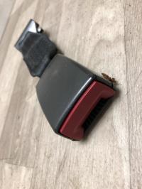 Attache ceinture arriere gauche