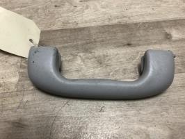 Poignee de maintien avant droit