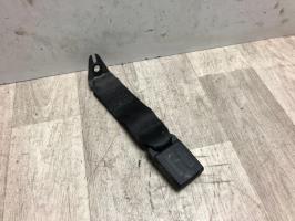 Attache ceinture arriere gauche