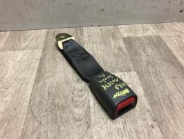 Attache ceinture arriere droit