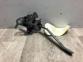 Serrure de capot