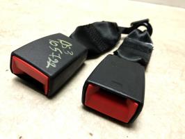 Attache ceinture arriere gauche