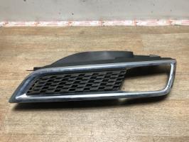 Grille de calandre gauche