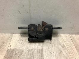 Serrure de capot