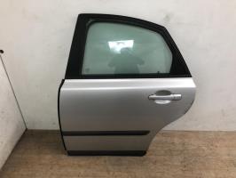 Puerta trasera izquierda