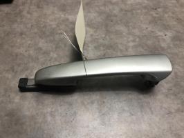 Poignee porte laterale droit