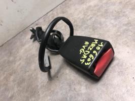 Attache ceinture avant gauche