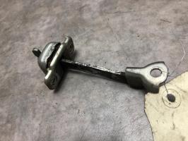 Tirant de porte avant gauche