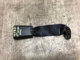 Attache ceinture arriere centrale
