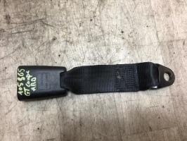 Attache ceinture arriere droit