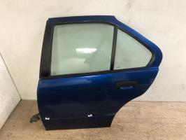 Puerta trasera izquierda