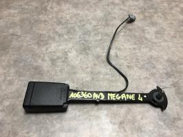Attache ceinture avant droit