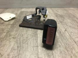 Attache ceinture arriere gauche