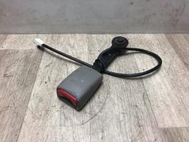 Attache ceinture avant gauche
